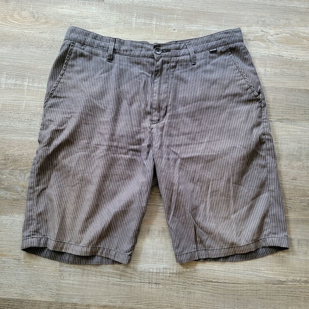 Hurley Shorts Black Gray stripe size 33